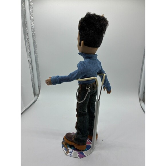 Bratz Boyz Eitan Doll with Blue Shirt & Jeans - MGA Entertainment - Picture 2 of 4